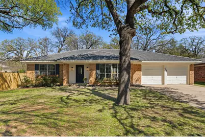 4205 W Pleasant Forest Street, Arlington, TX 76015 - Photo 2