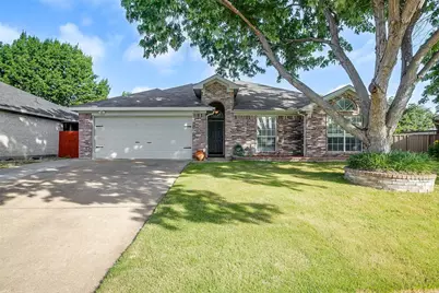 1008 Vaden Avenue, Burleson, TX 76028 - Photo 2