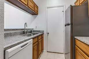 7340 Skillman St, Dallas, TX 75231 - Photo 10