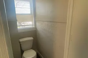 1009 E Humbolt St, Fort Worth, TX 76104 - Photo 10