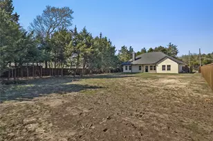 905 W Cardinal St, Ector, TX 75439 - Photo 14