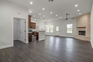 905 W Cardinal St, Ector, TX 75439 - Photo 4