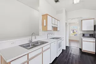 804 Castlewick Ct, Arlington, TX 76018 - Photo 12