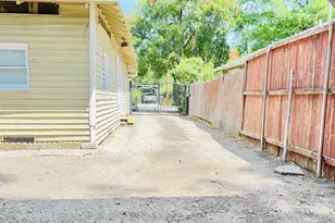 425 Grandview Ave, Dallas, TX 75223 - Photo 22