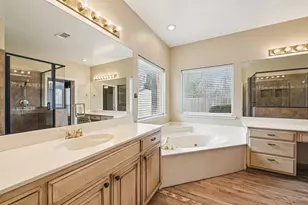 4519 Edge Creek Ln, Arlington, TX 76017 - Photo 14