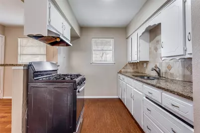 605 Rosewood Hills Drive, Garland, TX 75040 - Photo 12