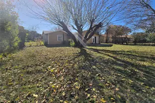 8307 Bunche Dr, Dallas, TX 75243 - Photo 32