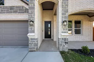 2513 Laurel St, Grand Prairie, TX 75050 - Photo 2