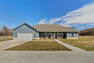 108 Dexter Ln, Poolville, TX 76487 - Photo 1