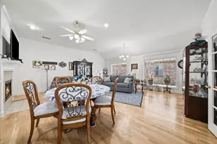 942 Cresthill Dr, Cedar Hill, TX 75104 - Photo 6