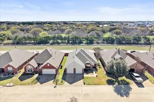 942 Cresthill Dr, Cedar Hill, TX 75104 - Photo 4