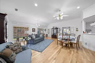 942 Cresthill Dr, Cedar Hill, TX 75104 - Photo 10