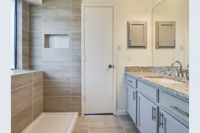 917 Westover Drive, Lancaster, TX 75134 - Photo 2