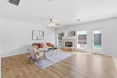 4704 Ericksen Drive, Carrollton, TX 75010 - Photo 8