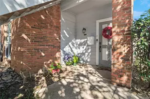 2106 Amesbury Dr, Arlington, TX 76011 - Photo 2