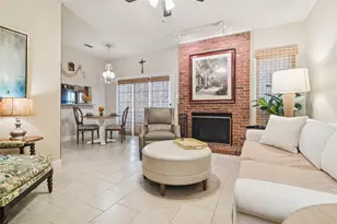 2106 Amesbury Dr, Arlington, TX 76011 - Photo 4