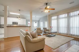 6425 Greenbriar Ln, Fort Worth, TX 76132 - Photo 8