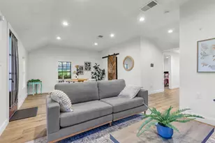 603 Lilly St, Cleburne, TX 76033 - Photo 6