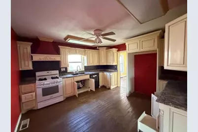 822 Santa Fe Avenue, Canadian, TX 79014 - Photo 8