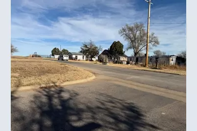 822 Santa Fe Avenue, Canadian, TX 79014 - Photo 6