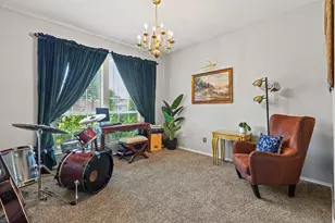 6711 Landover Hills Ln, Arlington, TX 76017 - Photo 2