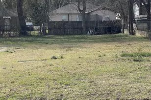 605 S Rusk St, Gainesville, TX 76240 - Photo 1