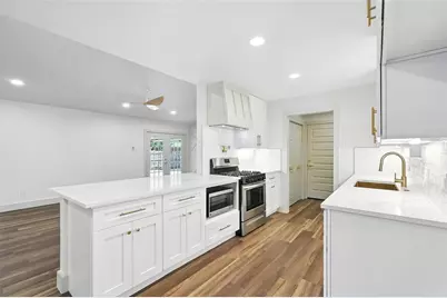 8570 Sweetwood Drive, Dallas, TX 75228 - Photo 10