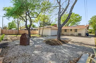 8570 Sweetwood Dr, Dallas, TX 75228 - Photo 28