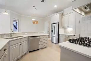 5919 Dry Creek Ln, Arlington, TX 76017 - Photo 14