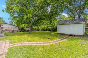 821 Belaire Dr, Burleson, TX 76028 - Photo 8