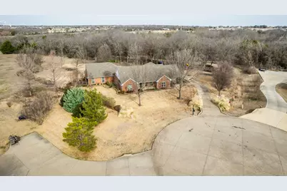 211 Walker Court N, Waxahachie, TX 75167 - Photo 2