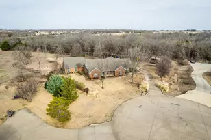 211 Walker Ct N, Waxahachie, TX 75167 - Photo 2