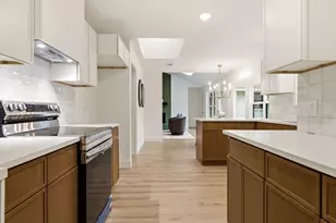 1812 Park Hill Dr, Arlington, TX 76012 - Photo 12
