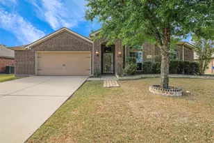 216 Wolf Dr, Forney, TX 75126 - Photo 2