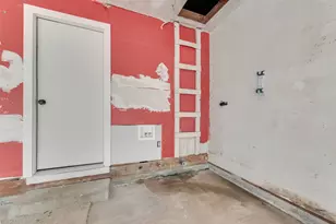 310 Old Mill Ln, Dallas, TX 75217 - Photo 22