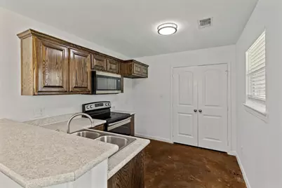 804 E 5th Street, Bonham, TX 75418 - Photo 4