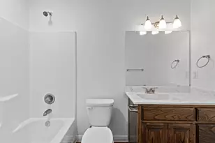 804 E 5th St, Bonham, TX 75418 - Photo 12