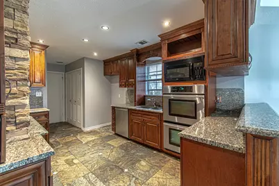 348 Craddock Drive, Glenn Heights, TX 75154 - Photo 2