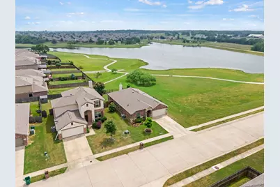 8400 Sioux Trail, Aubrey, TX 76227 - Photo 4