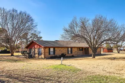 104 Navajo Trail, Gainesville, TX 76240 - Photo 2