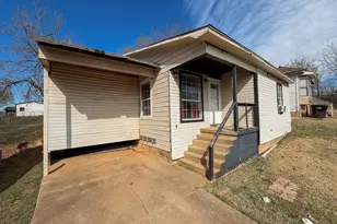 1213 W Morgan St, Denison, TX 75020 - Photo 2