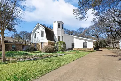 200 Eagle Court, Bedford, TX 76021 - Photo 2