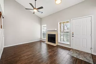 1471 Meadowood Village Dr, Fort Worth, TX 76120 - Photo 2