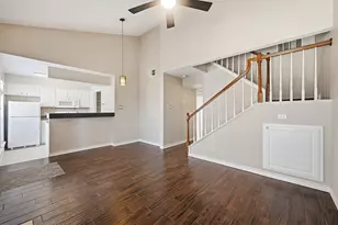 1471 Meadowood Village Dr, Fort Worth, TX 76120 - Photo 4