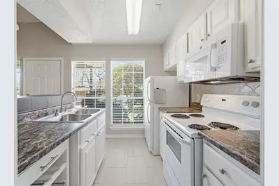 1471 Meadowood Village Drive, Fort Worth, TX 76120 - Photo 8