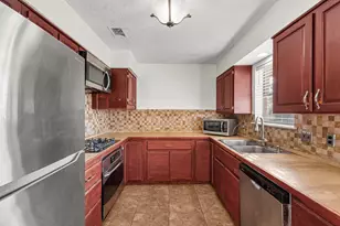 2832 Laramie St, Irving, TX 75062 - Photo 14