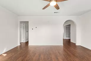 2832 Laramie St, Irving, TX 75062 - Photo 10