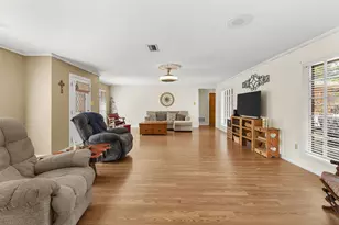 1302 W Sabine St, Carthage, TX 75633 - Photo 6