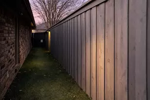 9018 Woodhurst Dr, Dallas, TX 75243 - Photo 34