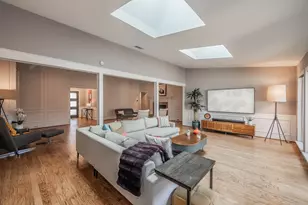 9018 Woodhurst Dr, Dallas, TX 75243 - Photo 14